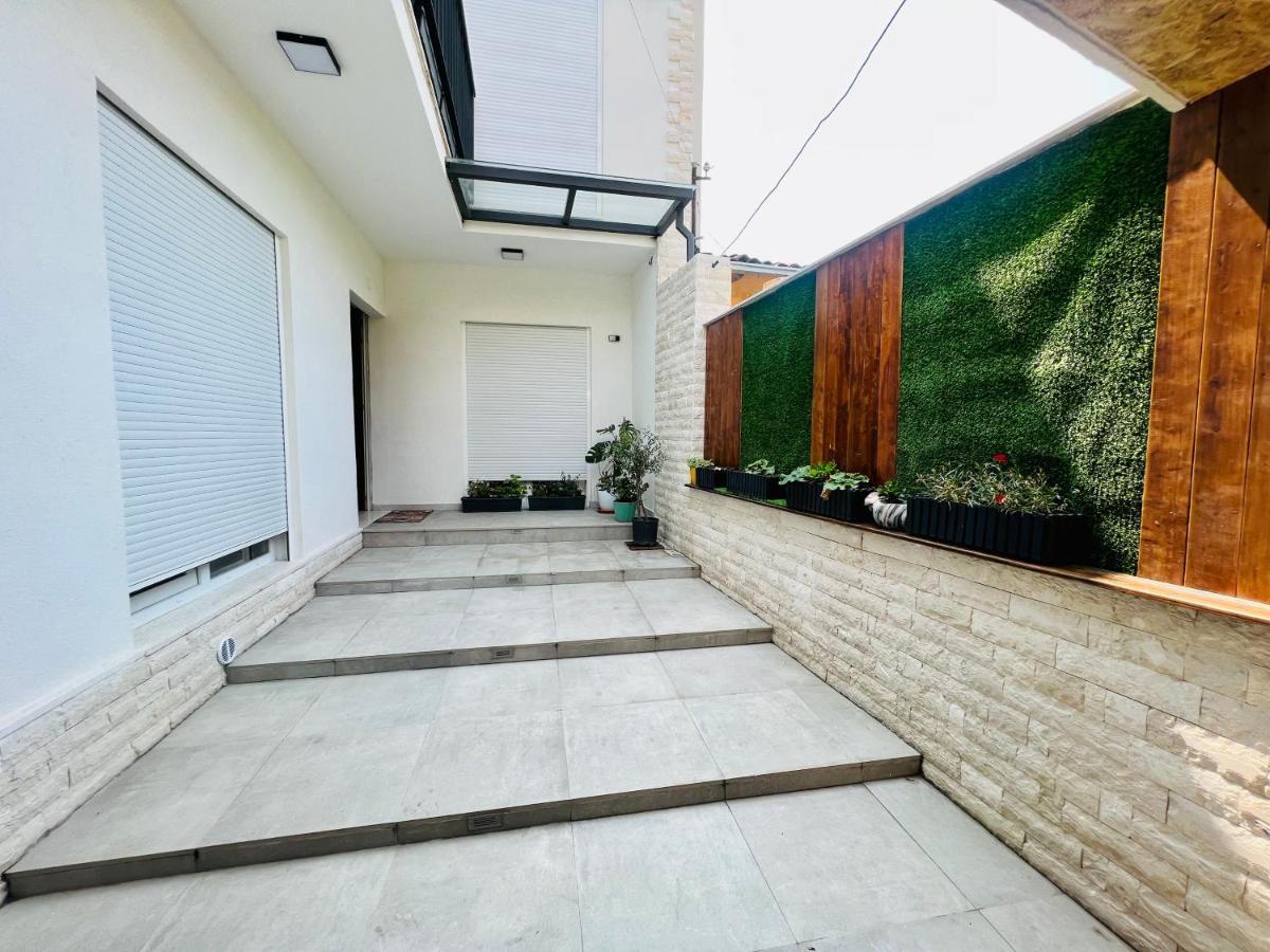 Te Nana Home Shkoder Exterior photo